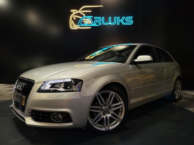 AUDI A3 2.0 TDI 140cv S-Line BVM6 / RADAR-AR/REGULATEUR DE VITESSE/XENONS