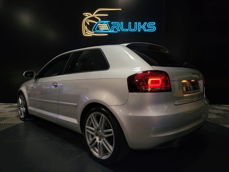 AUDI A3 2.0 TDI 140cv S-Line BVM6 / RADAR-AR/REGULATEUR DE VITESSE/XENONS