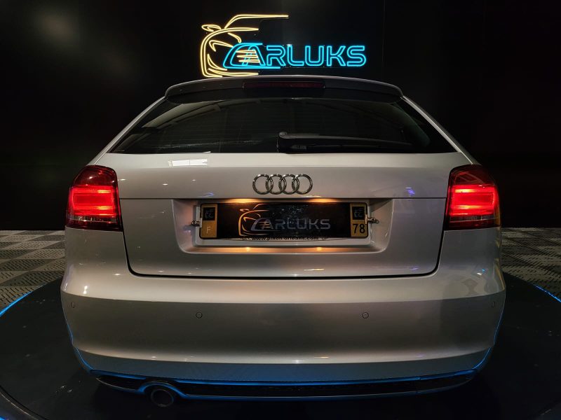 AUDI A3 2.0 TDI 140cv S-Line BVM6 / RADAR-AR/REGULATEUR DE VITESSE/XENONS