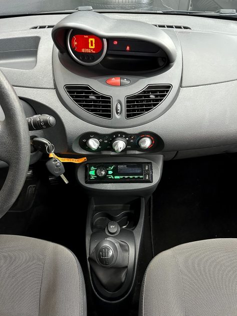 RENAULT TWINGO II 2011