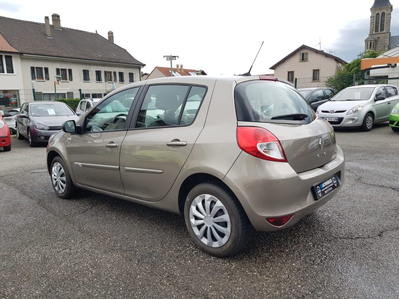 RENAULT CLIO III 1.2 TCe 100CV TOMTOM