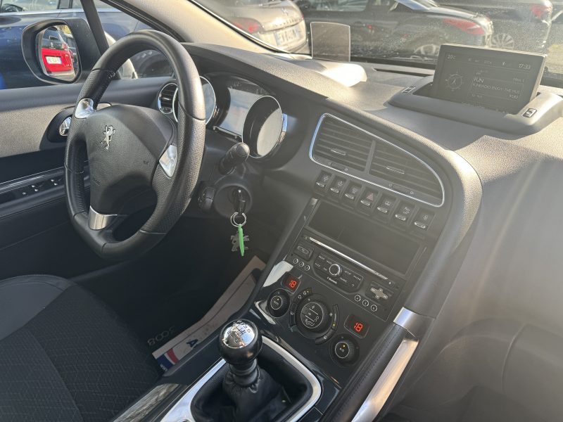 PEUGEOT 3008 HDI 120 ALLURE