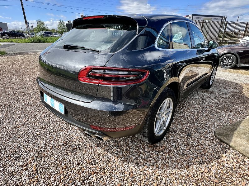 PORSCHE MACAN 2016