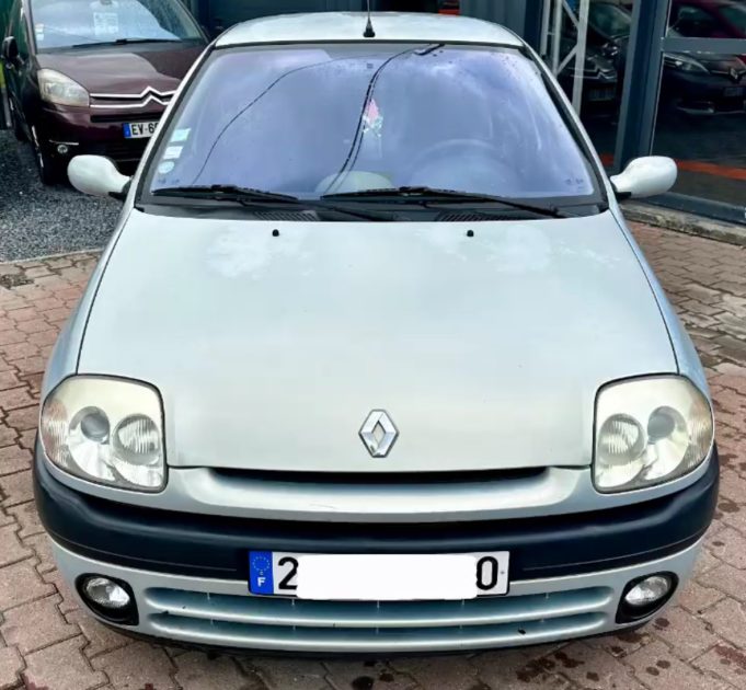 RENAULT CLIO II 2001