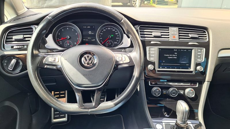 VOLKSWAGEN GOLF VII 2016