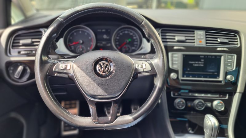 VOLKSWAGEN GOLF VII 2016