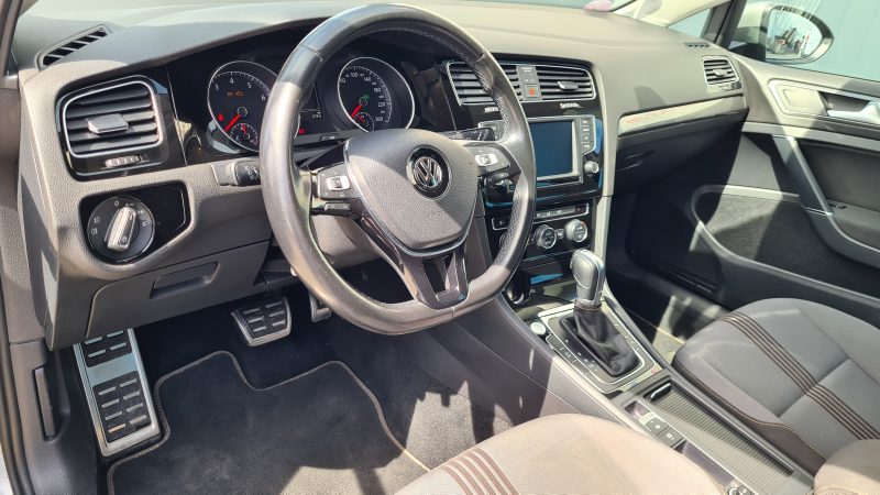 VOLKSWAGEN GOLF VII 2016