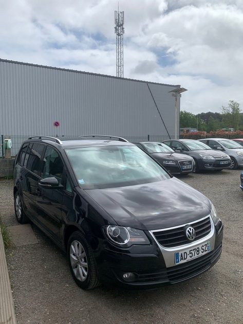 VOLKSWAGEN TOURAN 2009