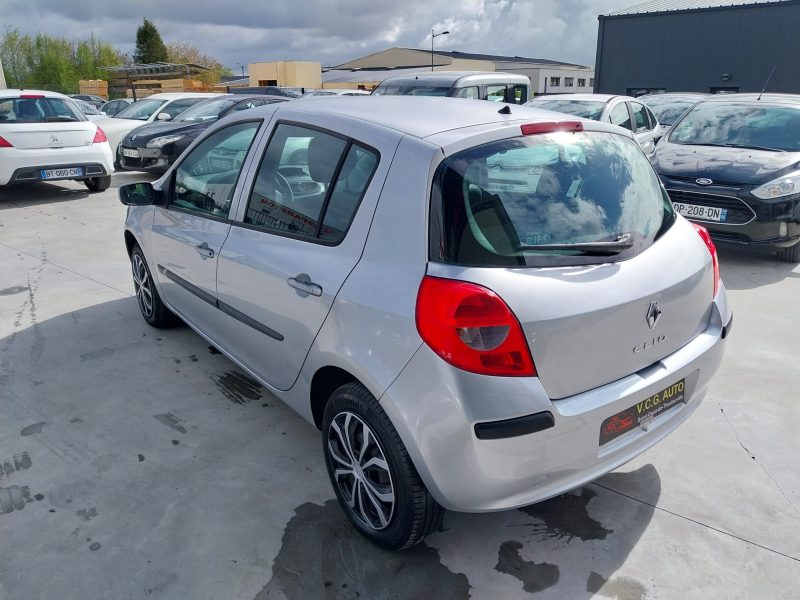 RENAULT CLIO III 1.2 16V 75 Expression