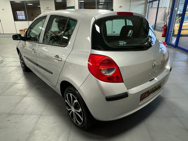 RENAULT CLIO III 1.2 16V 75 Expression