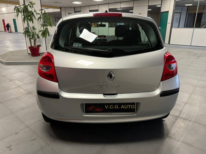 RENAULT CLIO III 1.2 16V 75 Expression