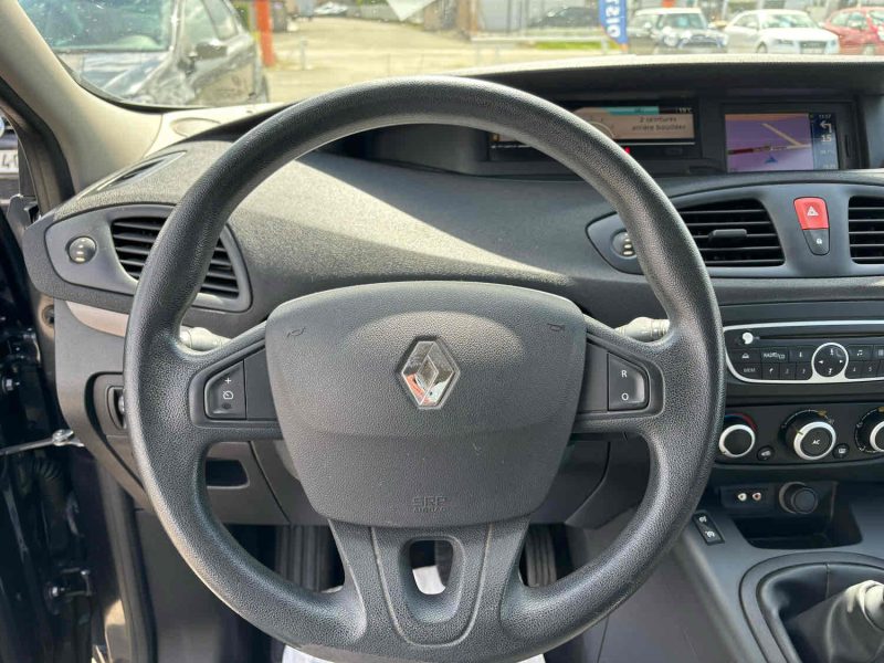 RENAULT SCENIC III 1.5 DCI 85 CARMINAT TOMTOM