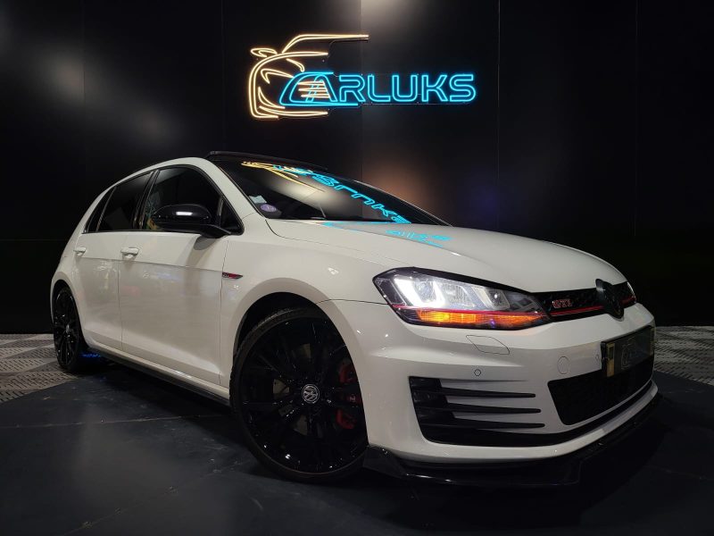 VOLKSWAGEN GOLF VII GTI 2.0 TSI 230cv Performance DSG6 / TOIT OUVRANT/APPLE CARPLAY/SIEGES CHAUFFANT