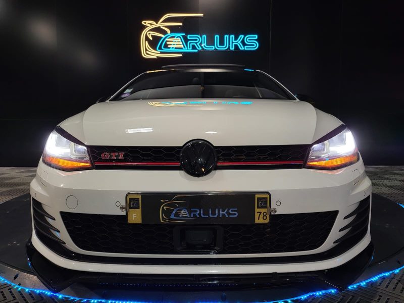 VOLKSWAGEN GOLF VII GTI 2.0 TSI 230cv Performance DSG6 / TOIT OUVRANT/APPLE CARPLAY/SIEGES CHAUFFANT