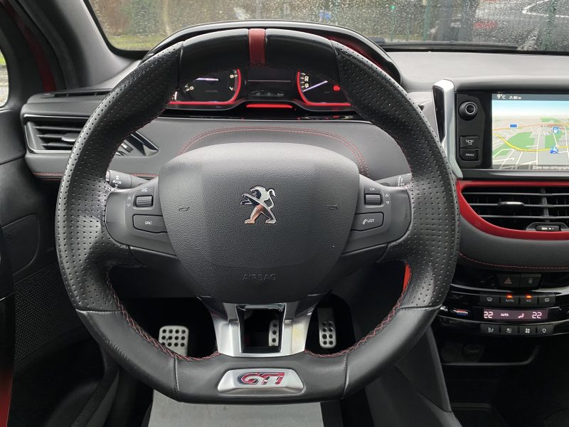 PEUGEOT 208 GTI 1.6 TURBO 200 Cv 55 100 Km TOIT PANORAMIQUE GPS BLUETOOTH CRIT AIR 1 - GARANTIE 1 AN