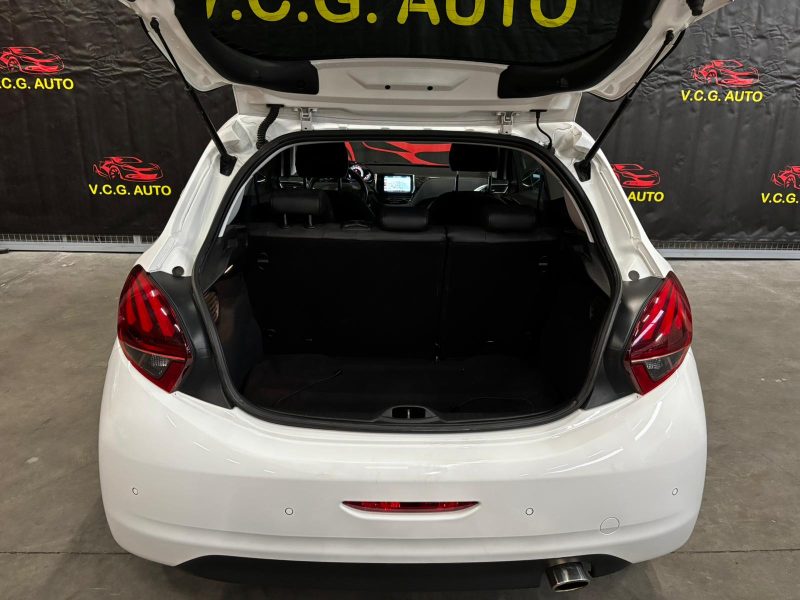 PEUGEOT 208 1.2 Puretech 110 GT Line