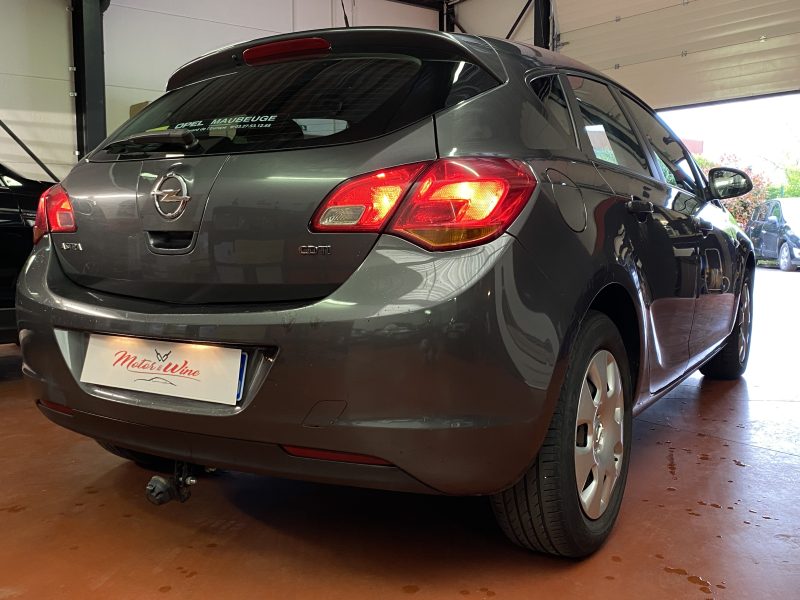 OPEL ASTRA J 2013