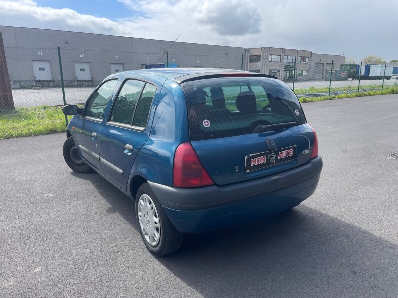 RENAULT CLIO 2 2000