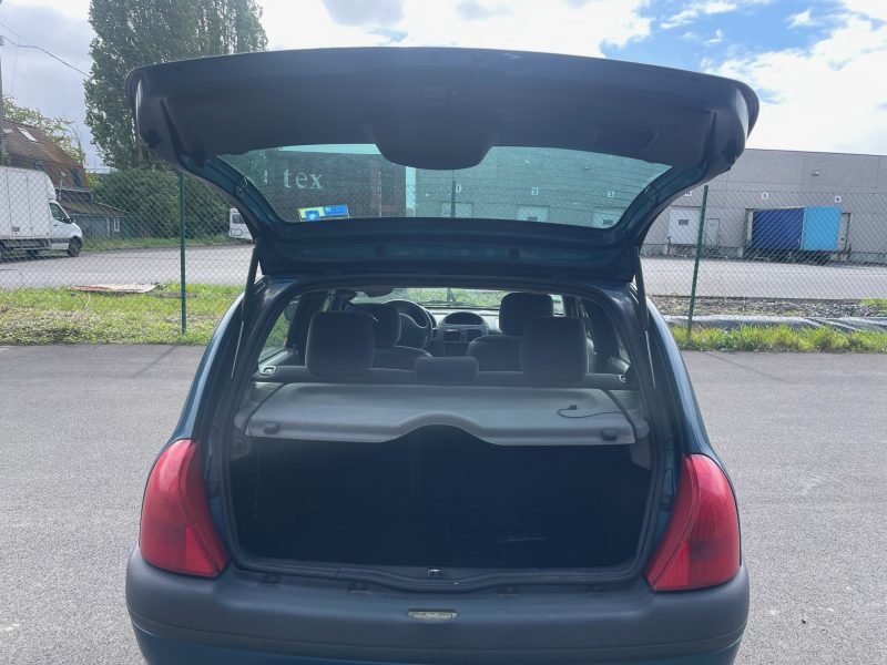 RENAULT CLIO 2 2000