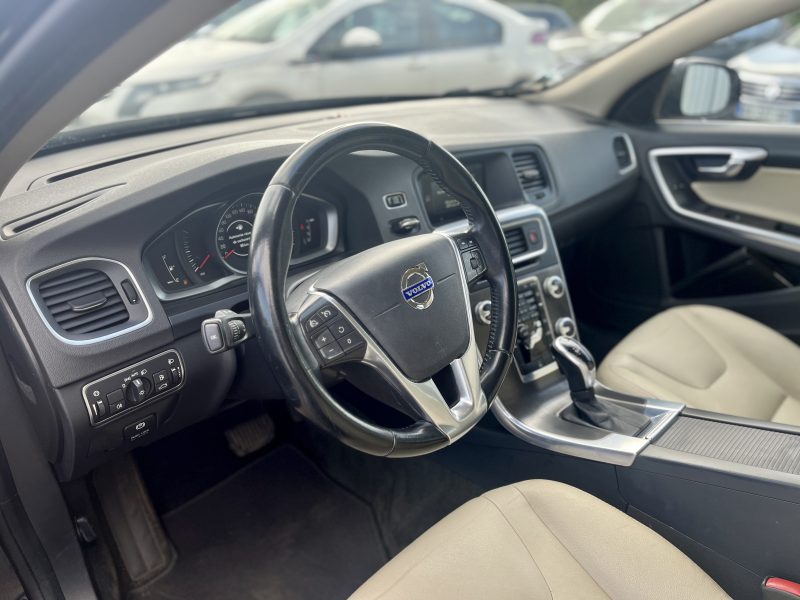 VOLVO V60 I 2014