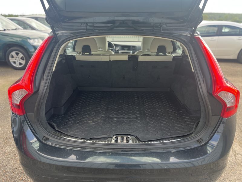 VOLVO V60 I 2014