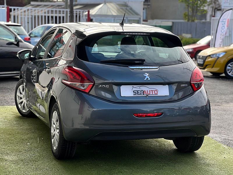 PEUGEOT 208 2016