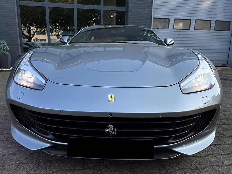 FERRARI GTC4Lusso 3.9 V8 T 611 DCT*JBL*PANO*CARBON*