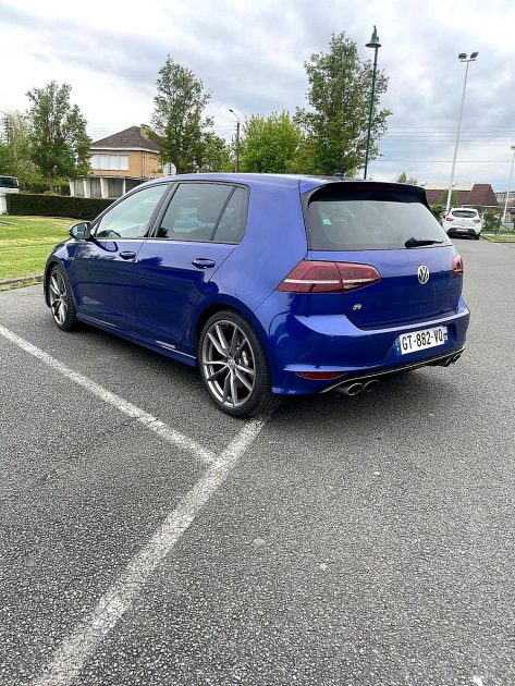 VOLKSWAGEN GOLF VII 2015