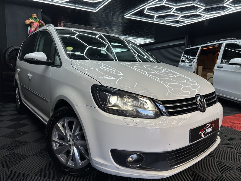 VOLKSWAGEN TOURAN 2013