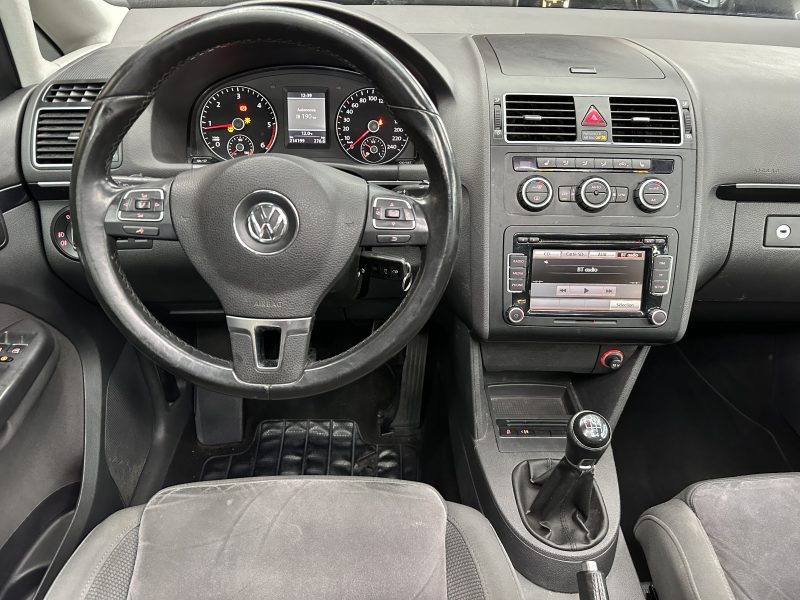 VOLKSWAGEN TOURAN 2013