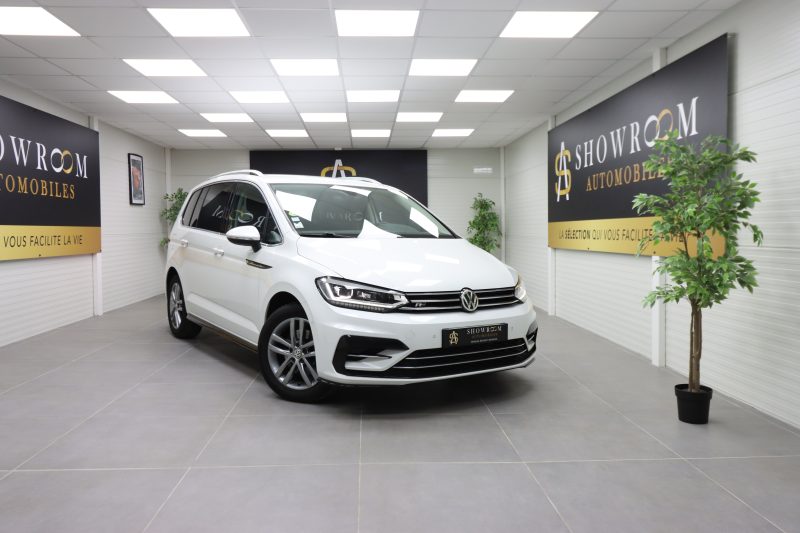 VOLKSWAGEN TOURAN 2016