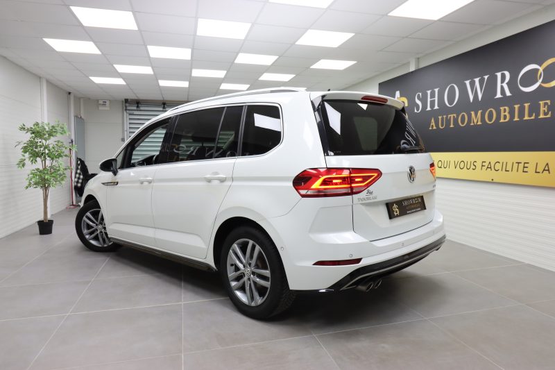 VOLKSWAGEN TOURAN 2016