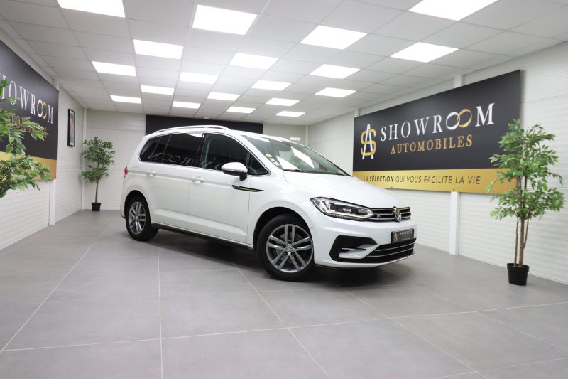 VOLKSWAGEN TOURAN 2016