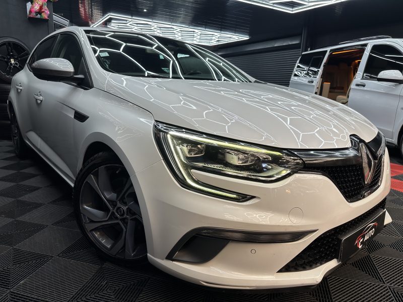 RENAULT MEGANE IV GT Berline 2017