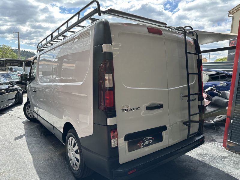 RENAULT TRAFIC III Fourgon 2015