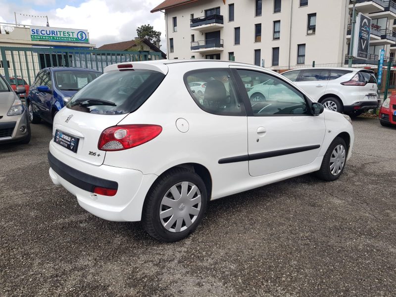 PEUGEOT 206+ 1.1i 60CV TRENDY