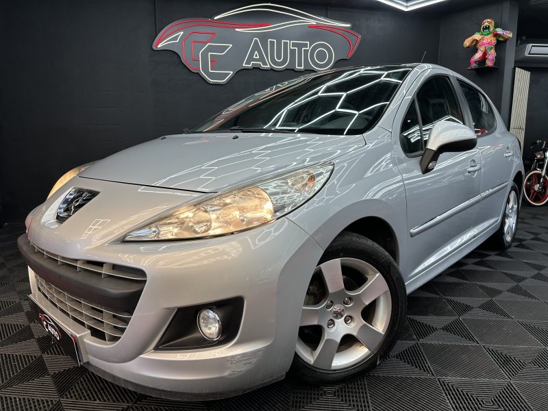 PEUGEOT 207 2011