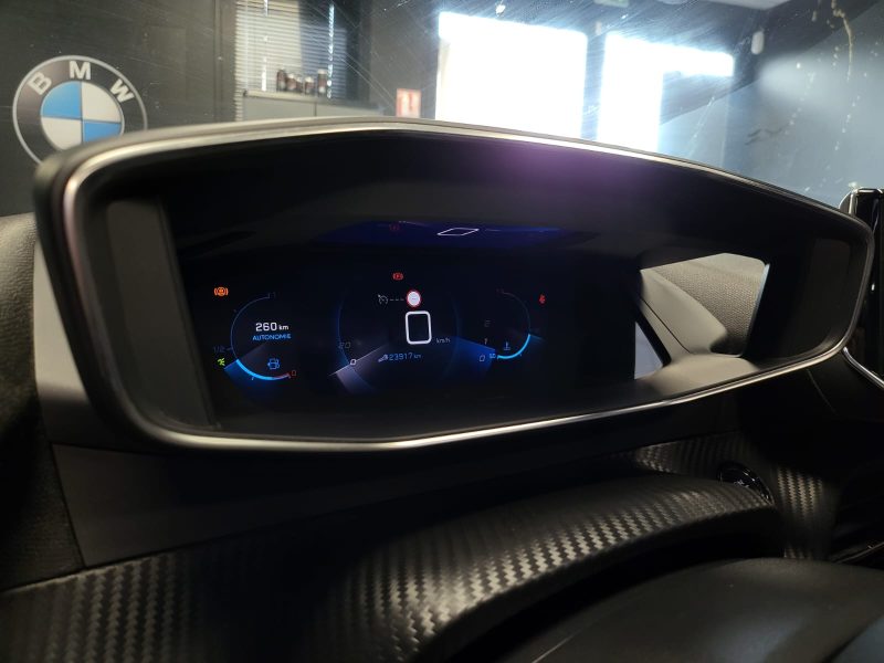 PEUGEOT 2008 1.2 PURETECH 130cv GT LINE / TOIT OUVRANT PANO / VIRTUAL COCKPIT / APPLE CARPLAY / SUIV