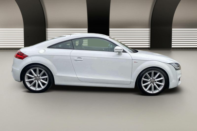 AUDI AUDI TT 2012