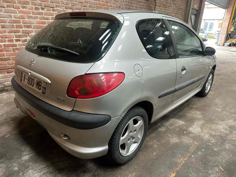 PEUGEOT 206 2005 1.1 ESSENCE