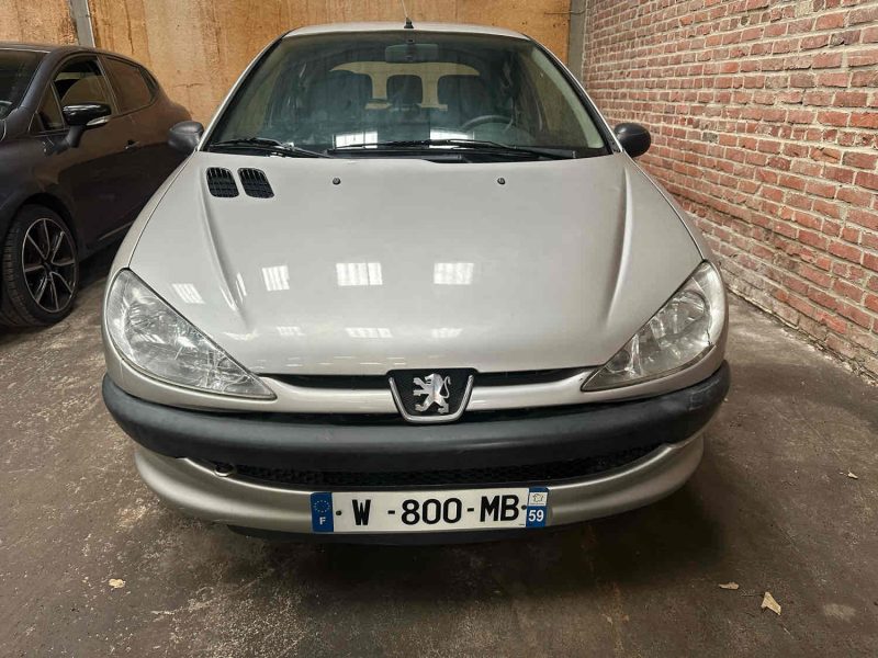 PEUGEOT 206 2005 1.1 ESSENCE