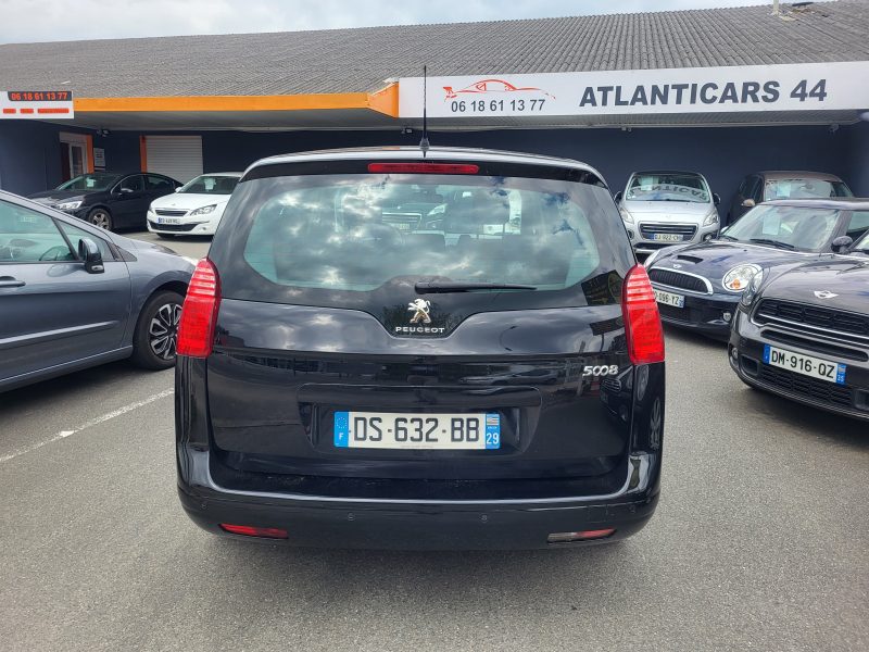 PEUGEOT 5008 2014