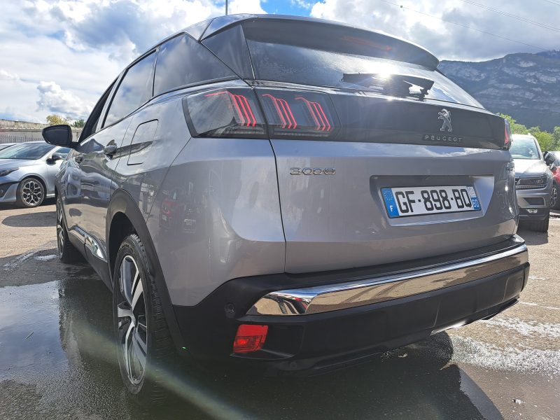 PEUGEOT 3008 SUV 2022