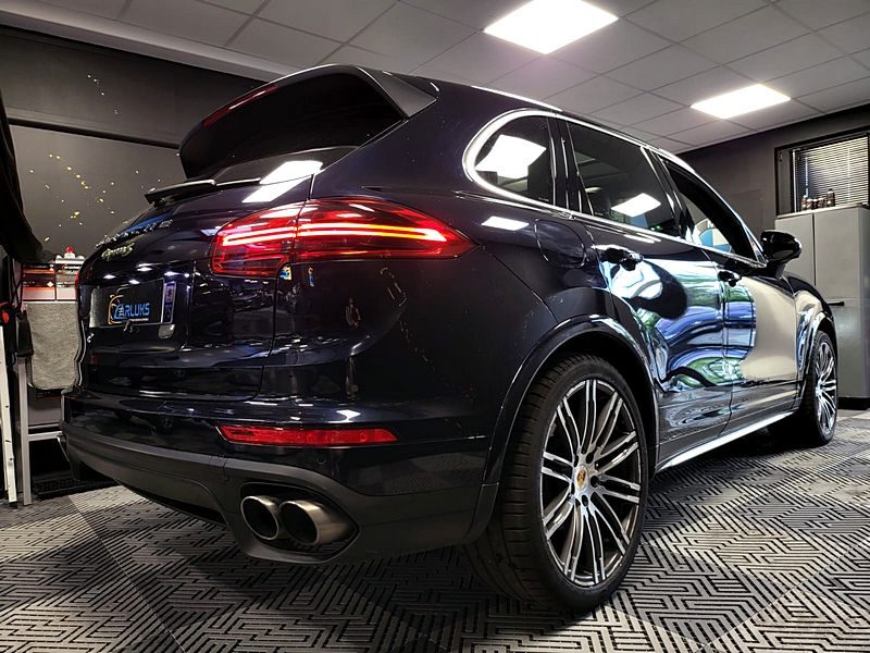 PORSCHE CAYENNE S 3.0 V6 E-Hybrid 416cv PACK CHRONO / TOIT OUVRANT / 360° / BOSE / SUIVI PORSCHE