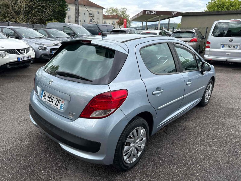 PEUGEOT 207 2010