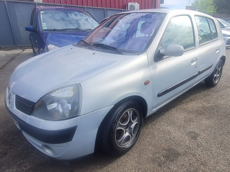 RENAULT CLIO 2003