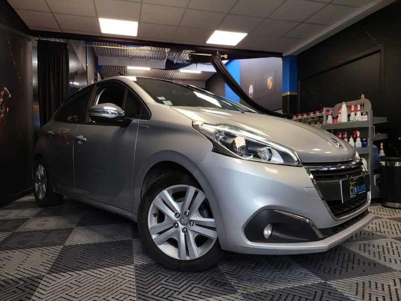 PEUGEOT 208 1.2 VTI BVM5 82CH STYLE / RADAR DE RECUL / ECRAN TACTILE / SUIVI ENTRETIEN COMPLET