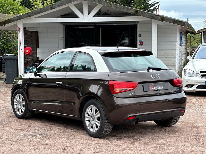 AUDI A1 2011