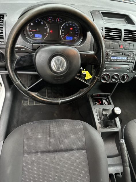 VOLKSWAGEN POLO 2004