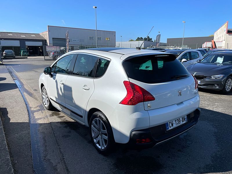 PEUGEOT 3008 Monospace 2013